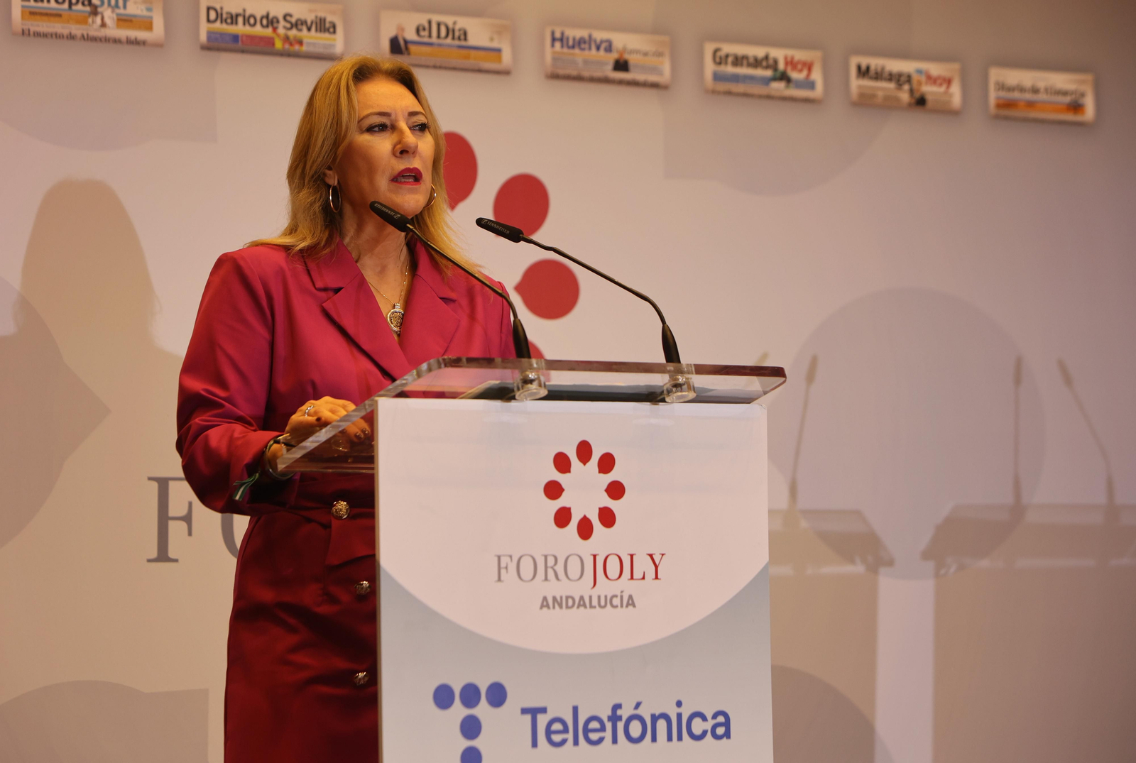 FORO JOLY.  Dña.Carolina España