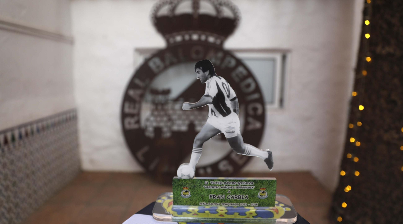 Las fotos de la entrega del trofeo a Marc Carbia como máximo goleador en la Peña Balona