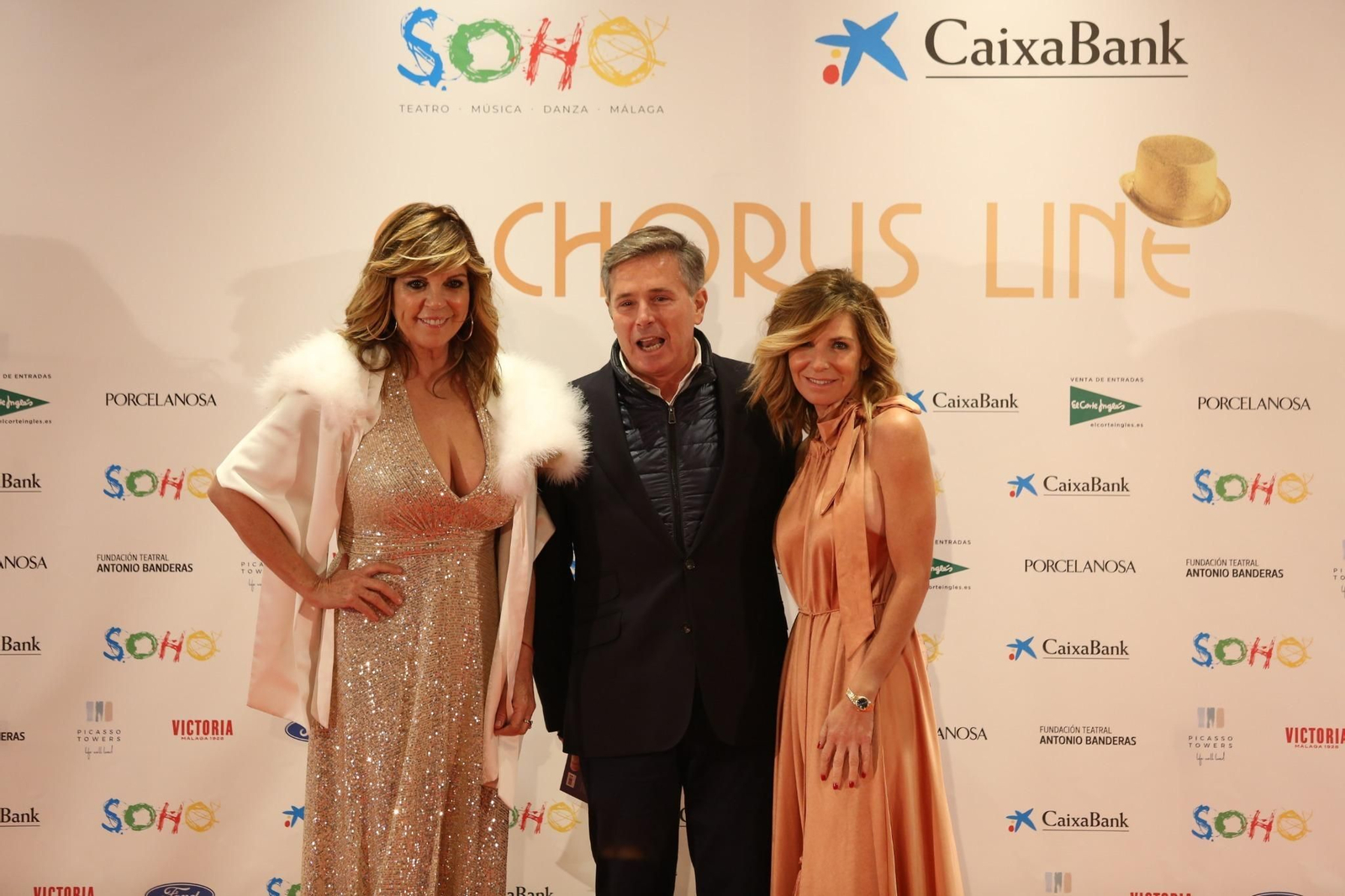 La alfombra roja de la inauguración del Teatro del Soho.