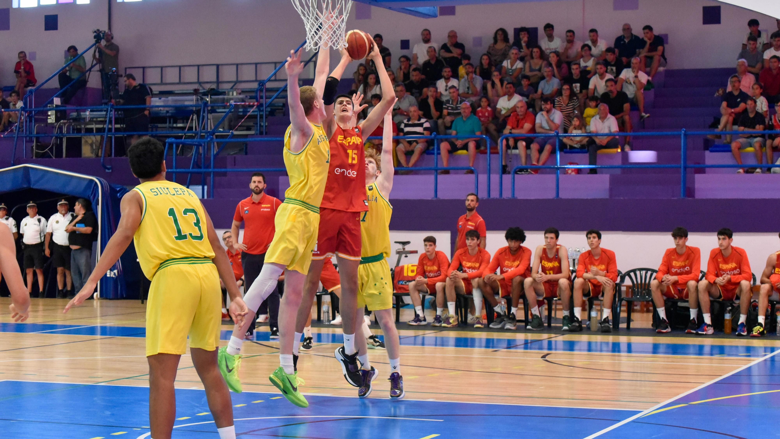 Las fotos de la reinauguración del Pabellon Municipal de La Línea