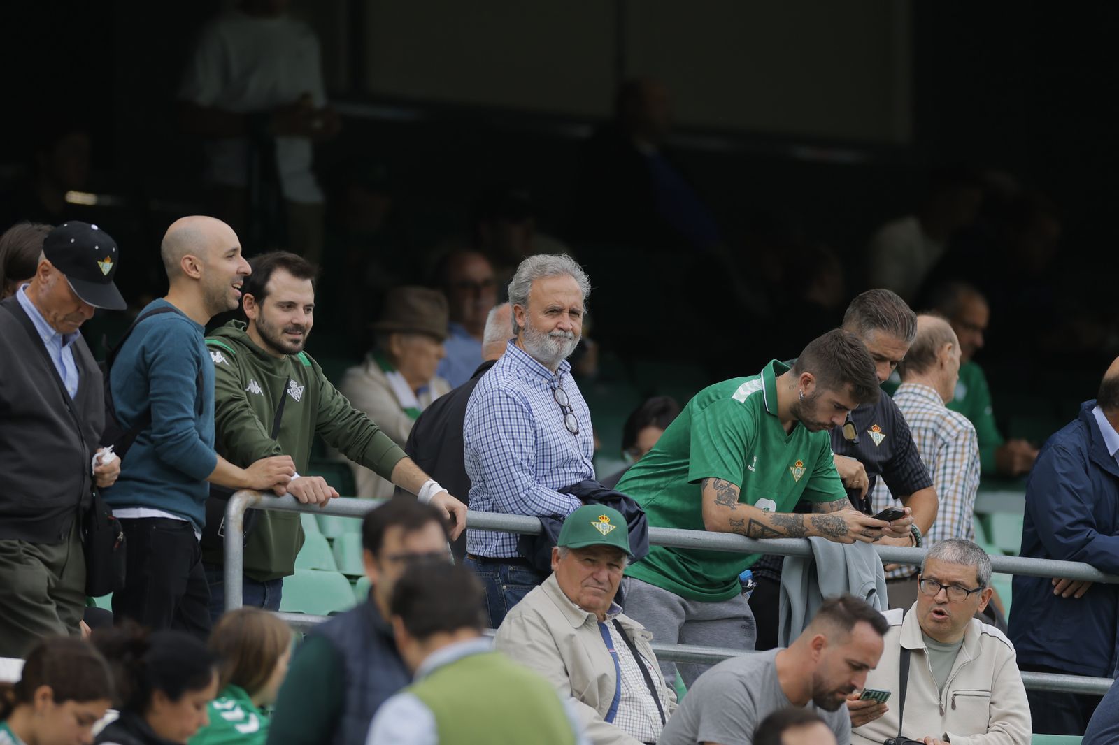 Búscate en las fotos del Betis-Osasuna