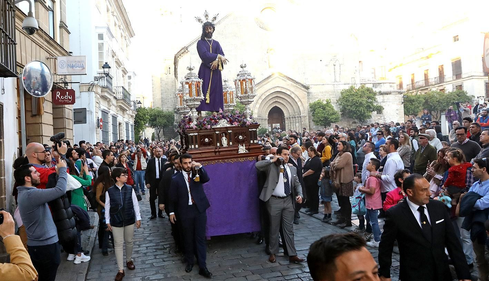 Imágenes del Vía Crucis de la Unión de Hermandades