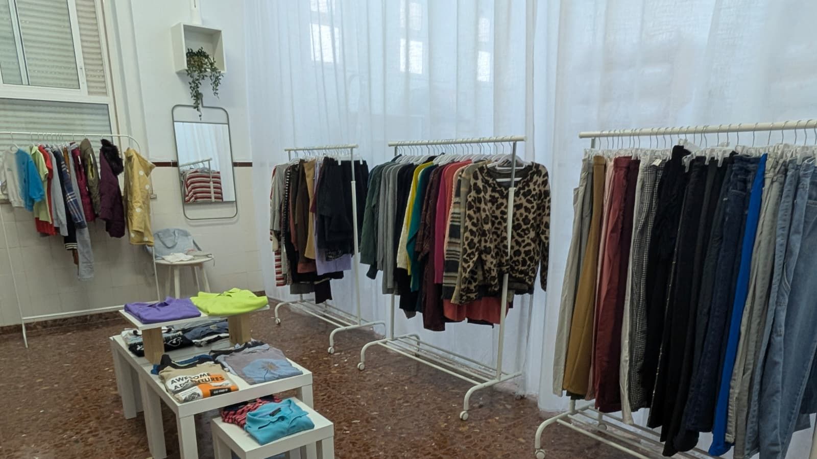 Otra imagen de la tienda de intercambio.