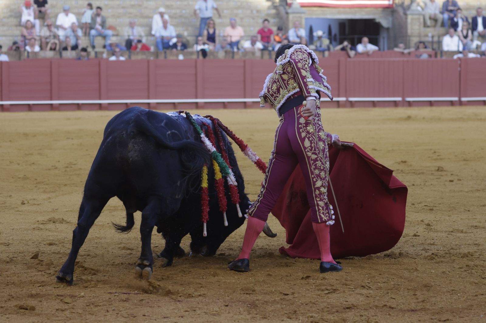 Las Imágenes de la cuarta corrida de abono en la Maestranza de Sevilla