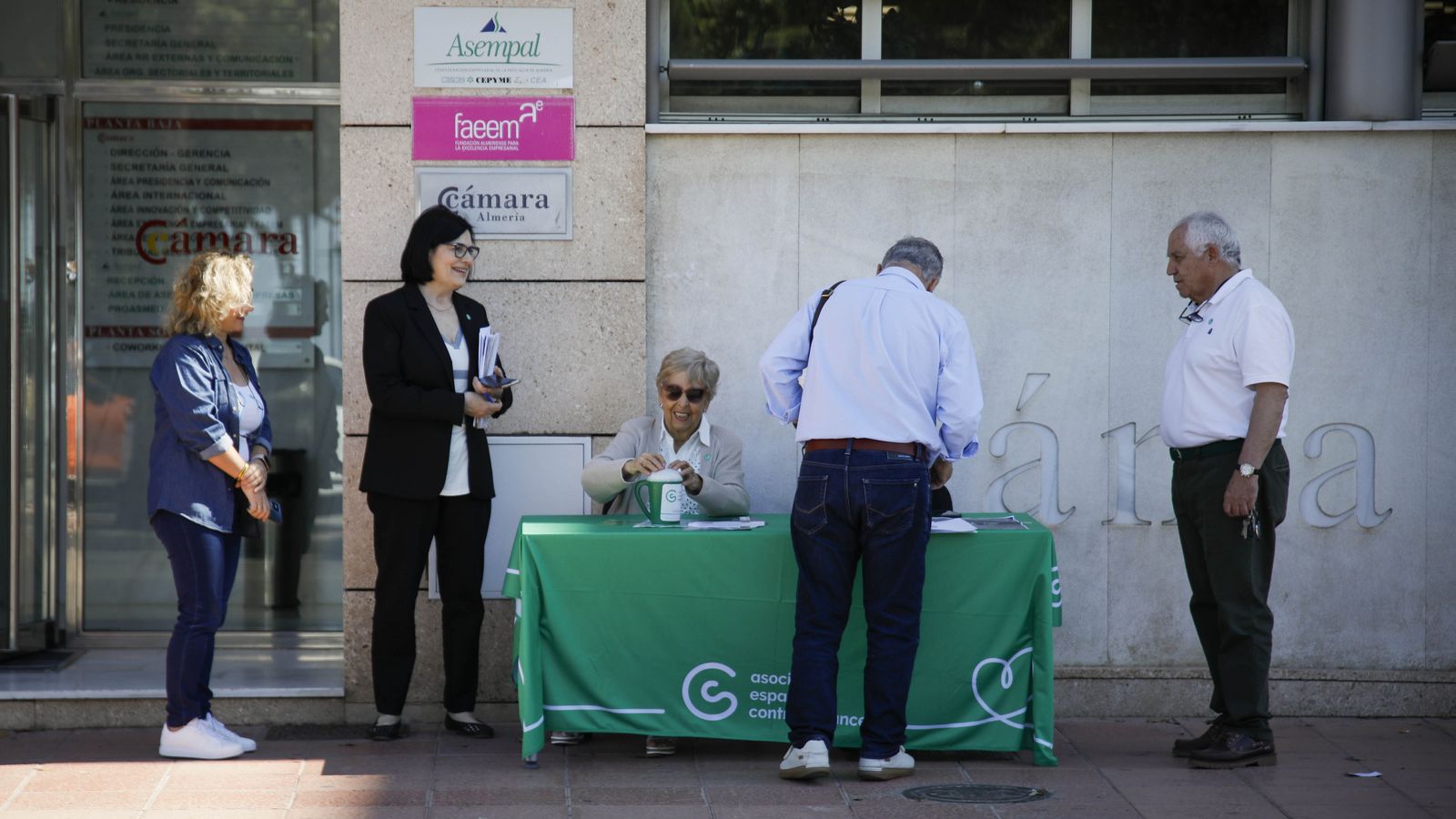 Una de las mesas, ubicada en la sede de Asempal.