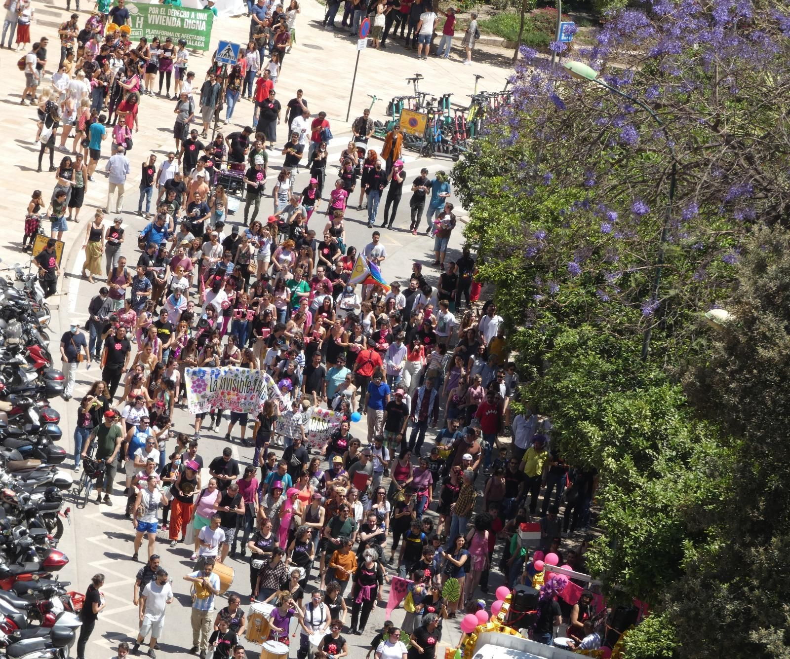 La Invisible se manifiesta contra su desalojo, en fotos