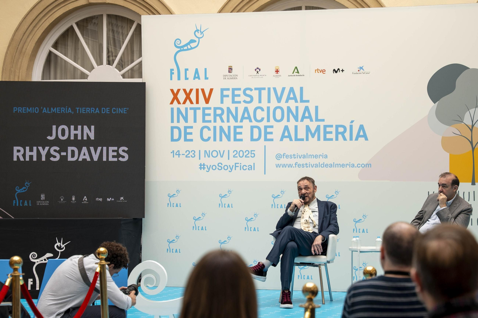 La estrella a JOHN RHYS-DAVIES luce en el paseo de la fama de Almería