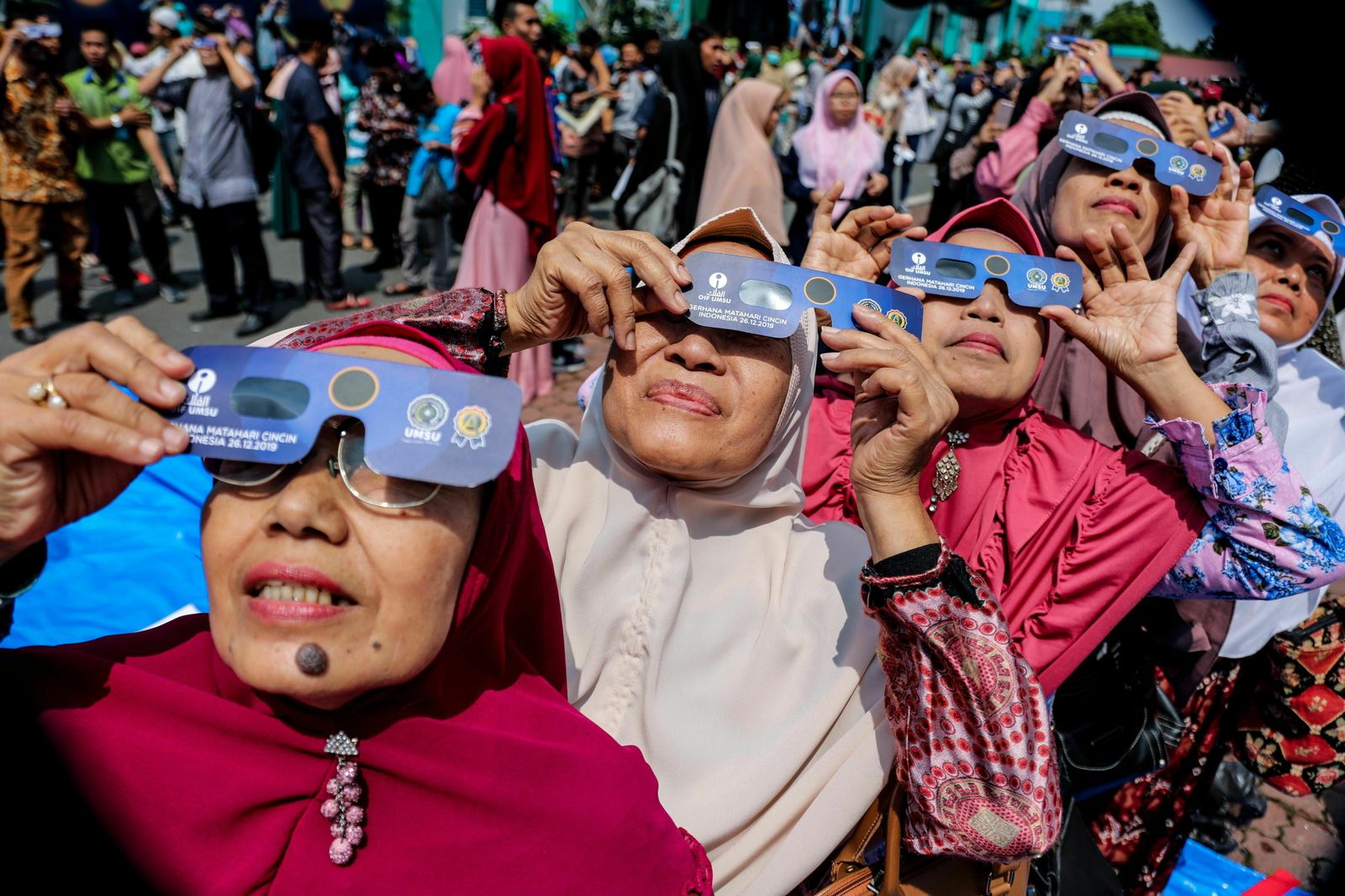 Las imágenes del último eclipse solar de la década