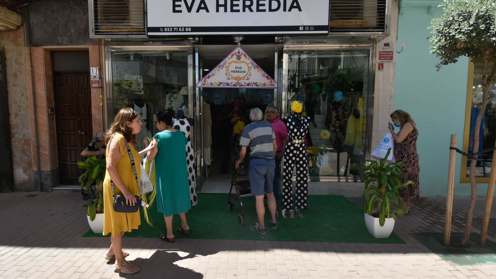 Las fotos del Sábado de Farolillos en el centro de La Línea