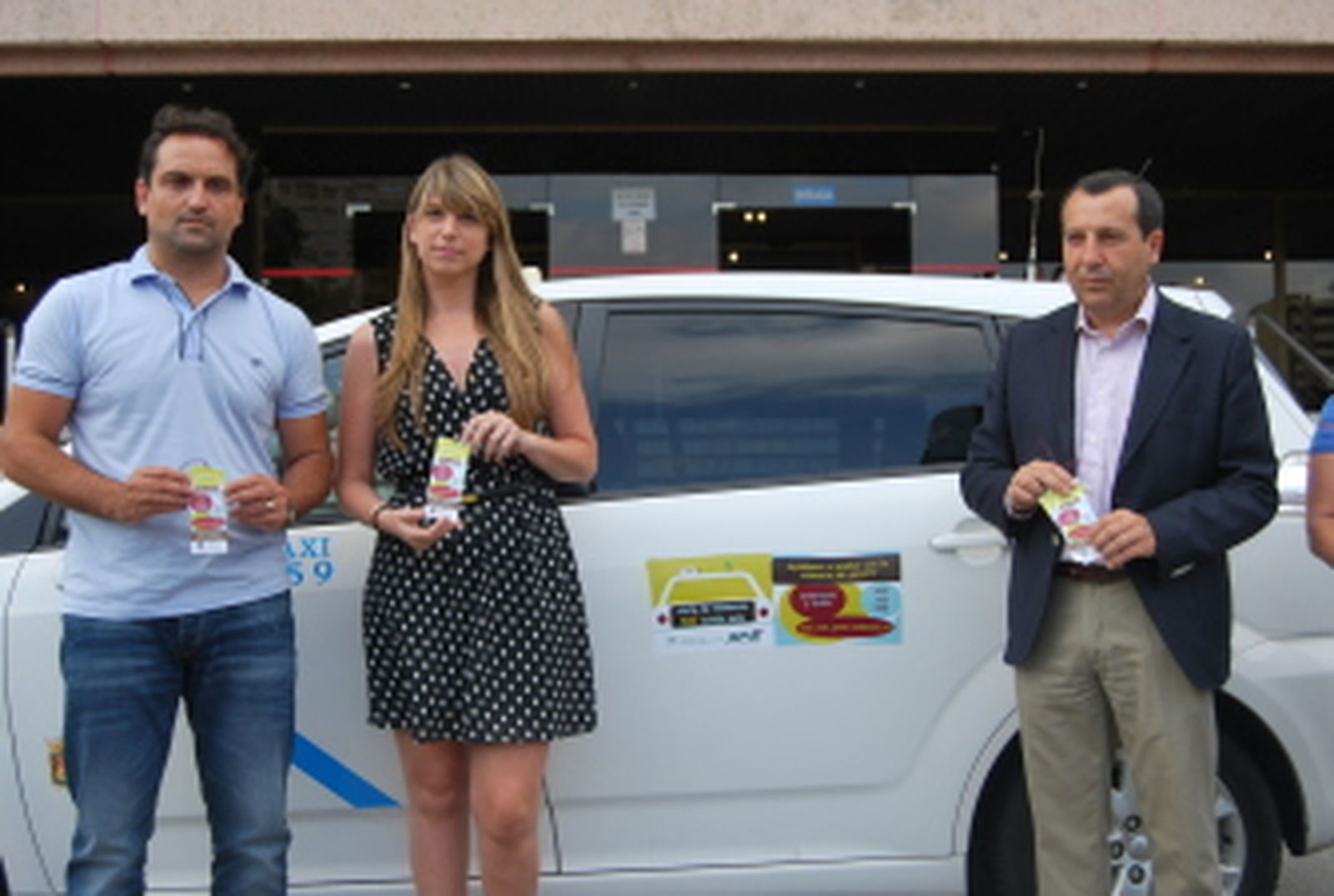 Los 4.000 taxistas de la provincia podrán colaborar en una campaña contra la violencia de género