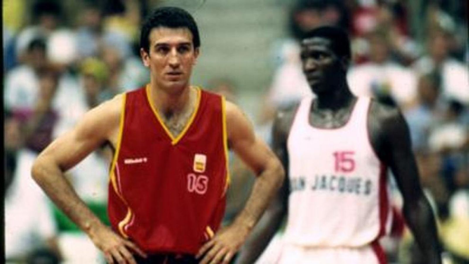 Epi, frente a Angola