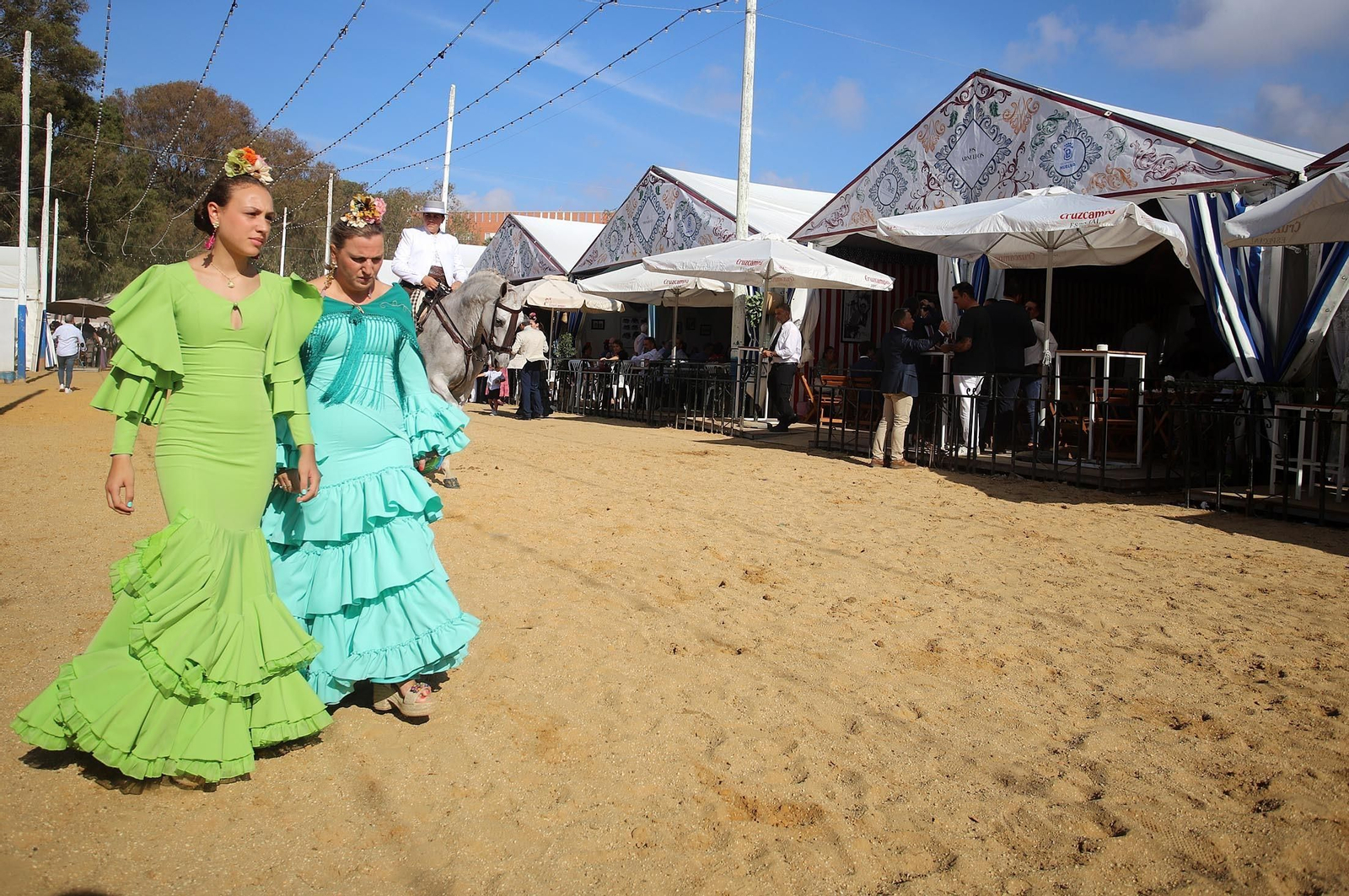 Feria del Caballo 2023: Imágenes del ambiente en la tarde del sábado