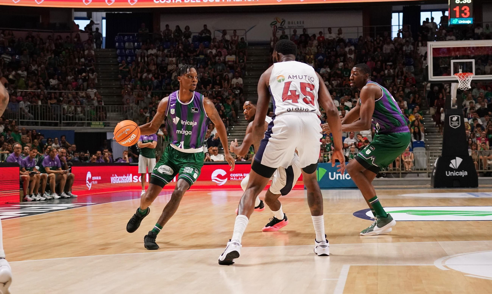 El Unicaja - Baskonia, en fotos