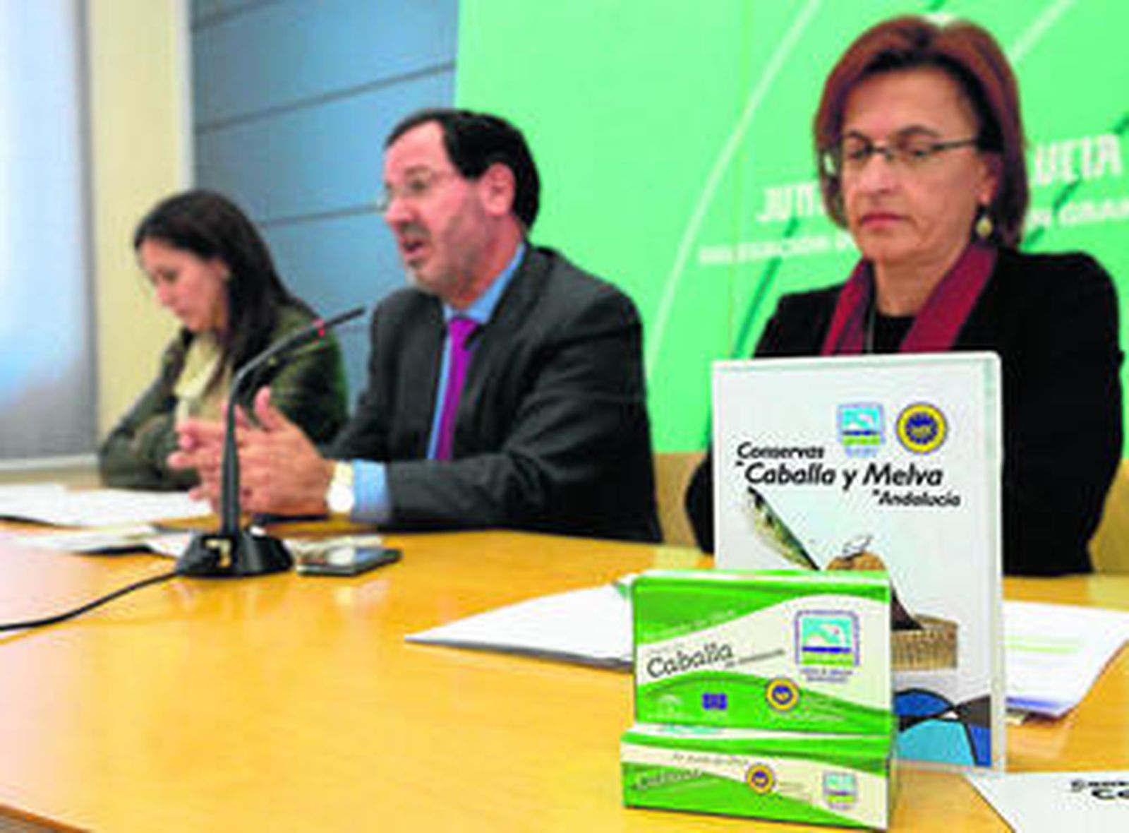 Pedro Benzal (centro) durante la presentación de la campaña.