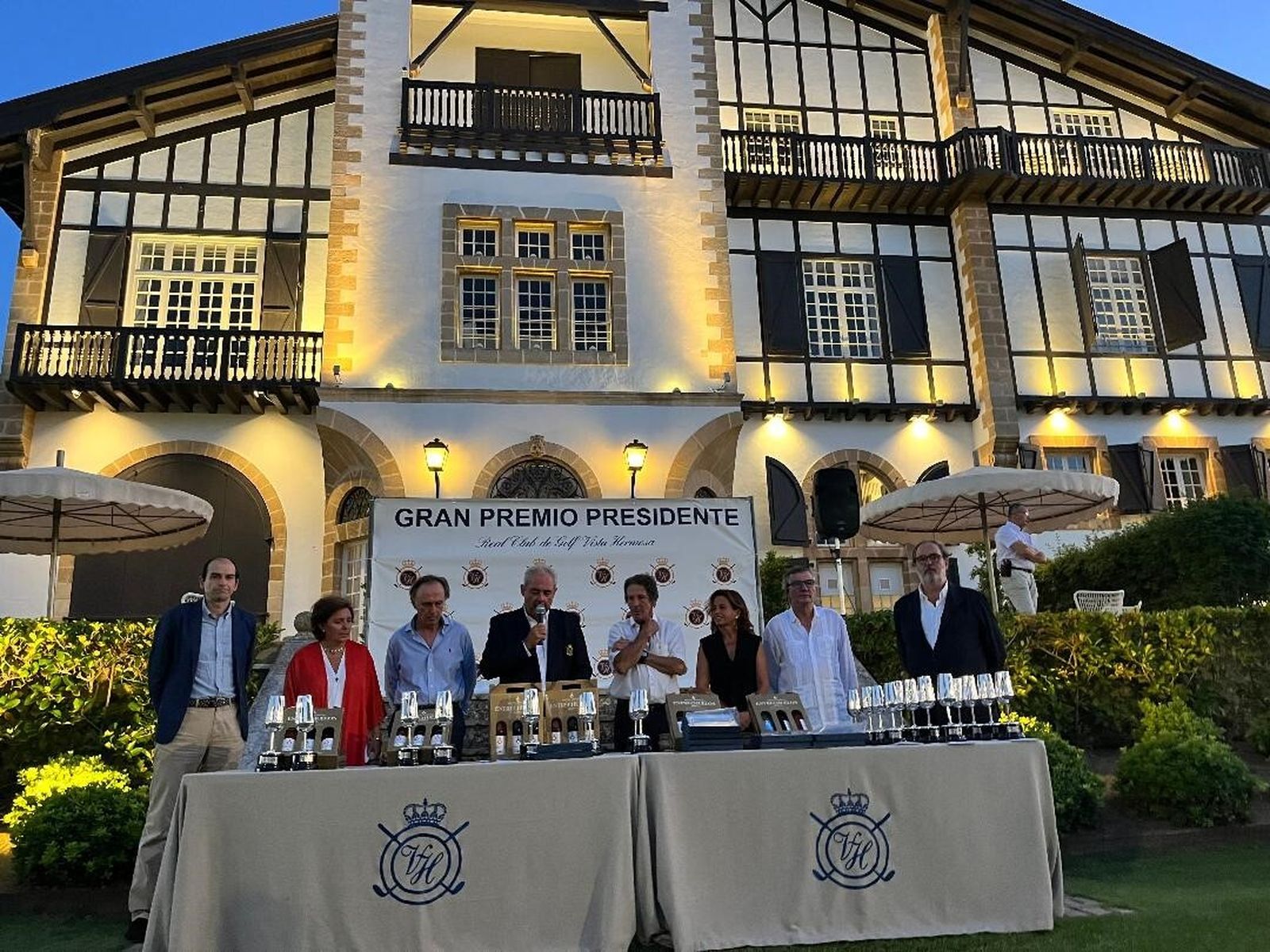 Pedro Rodríguez Vilches, Celia Ollero, Jaime Tovar, José Manuel Domecq, Juan Melgarejo, Antonio León y Gabriel González-Gordon, durante la entrega de premios.