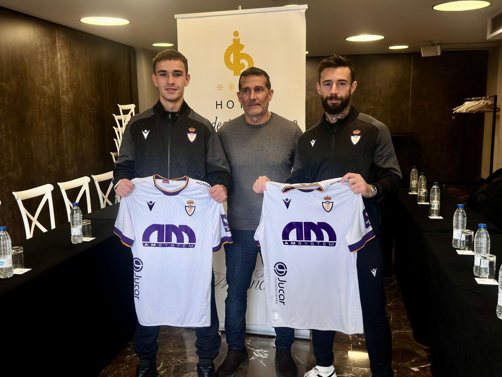 Adrián Fernández, Manuel Chumilla y Ñito González, en el Hotel Condestable Iranzo.