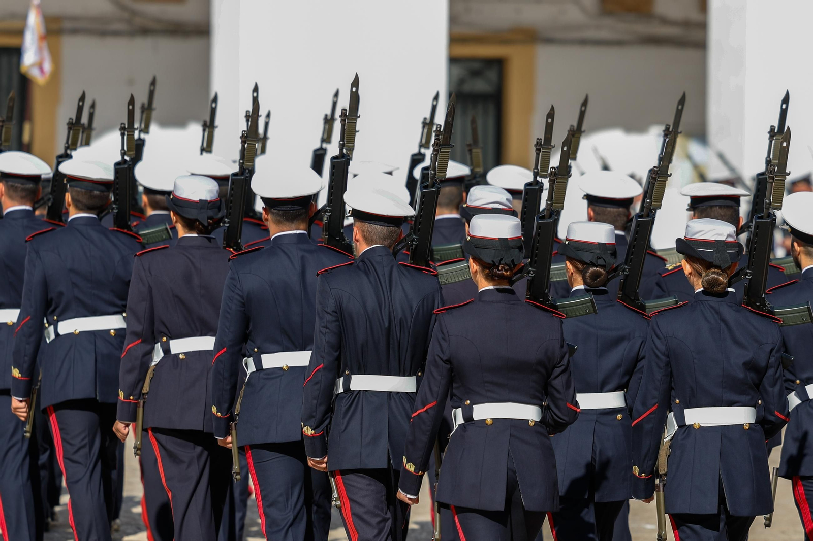 Las condecoraciones a los infantes de marina que participaron en la misión de la DANA, en imágenes