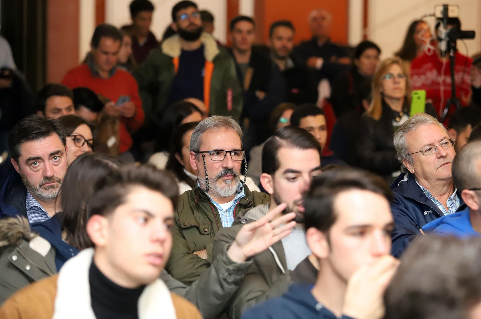 Imágenes de la camiseta del 130 aniversario del Recreativo de Huelva