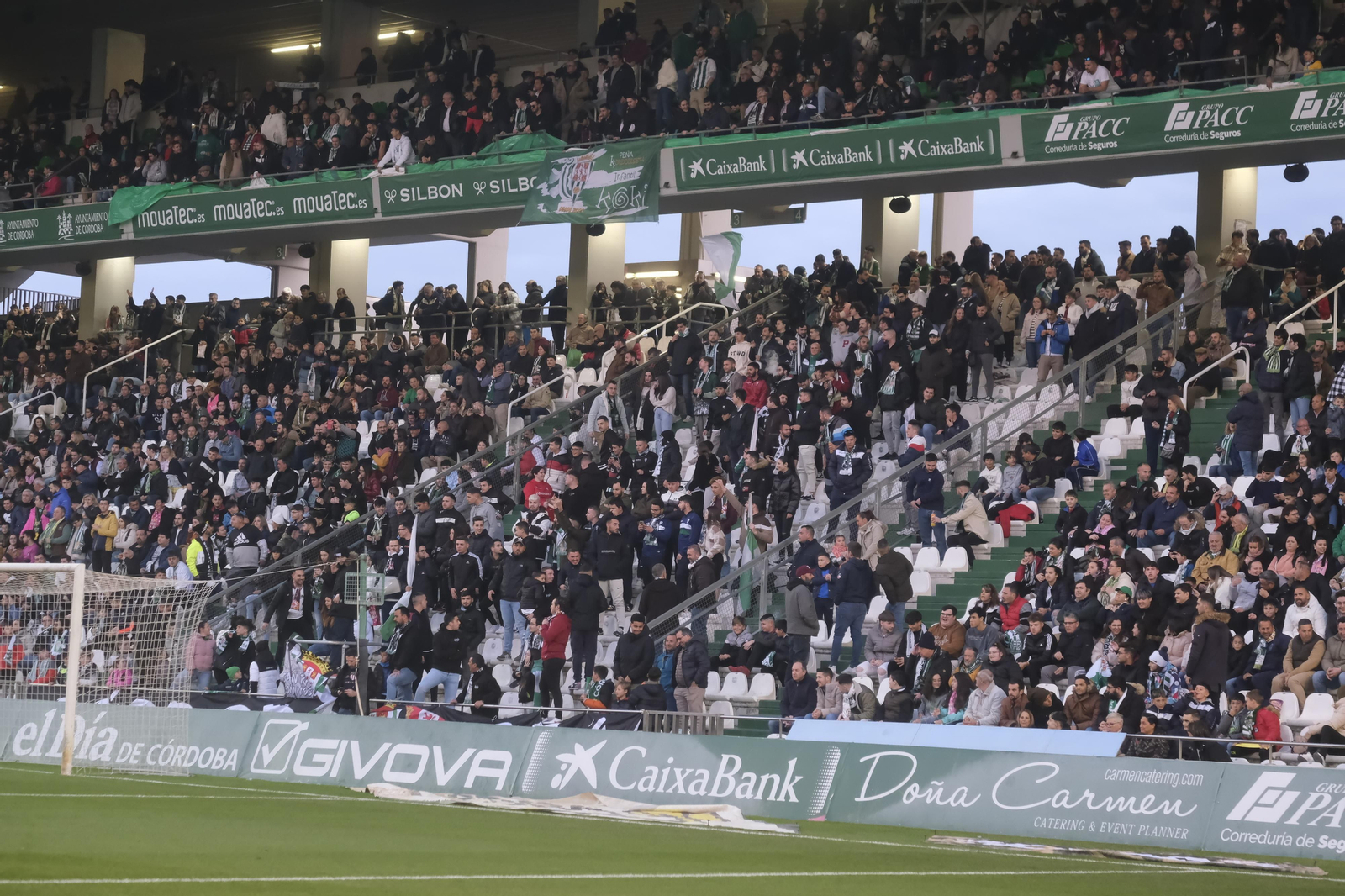 Córdoba CF - Real Madrid Castilla: Las fotos del ambiente en El Arcángel Córdoba CF - Real Madrid Castilla: Las fotos del ambiente en El Arcángel