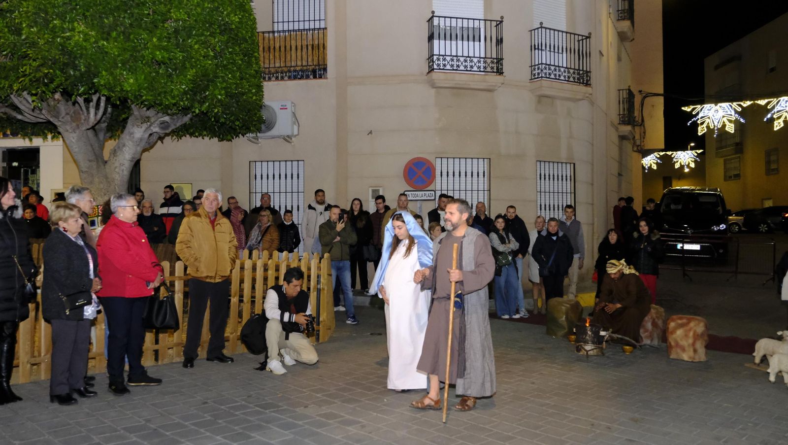 El Belén viviente de Gádor abarrota de público la plaza del pueblo, en imágenes