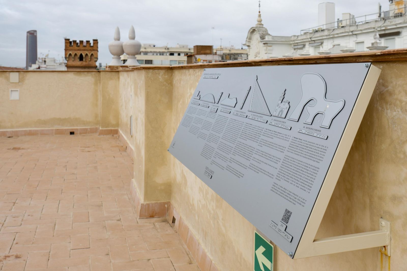 Las imágenes de la visita a las cubiertas de la Iglesia de la Anunciación