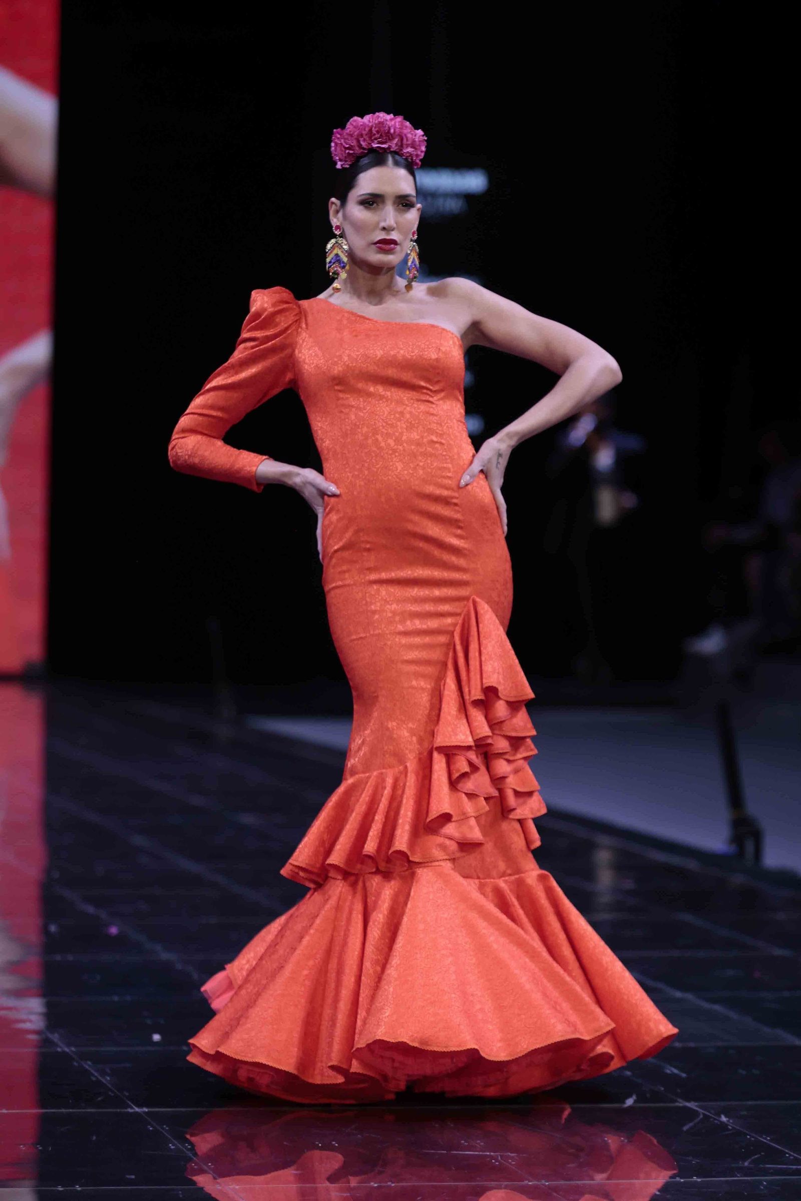 Desfile de Pilar Rubio en SIMOF de 2024, todas las fotos