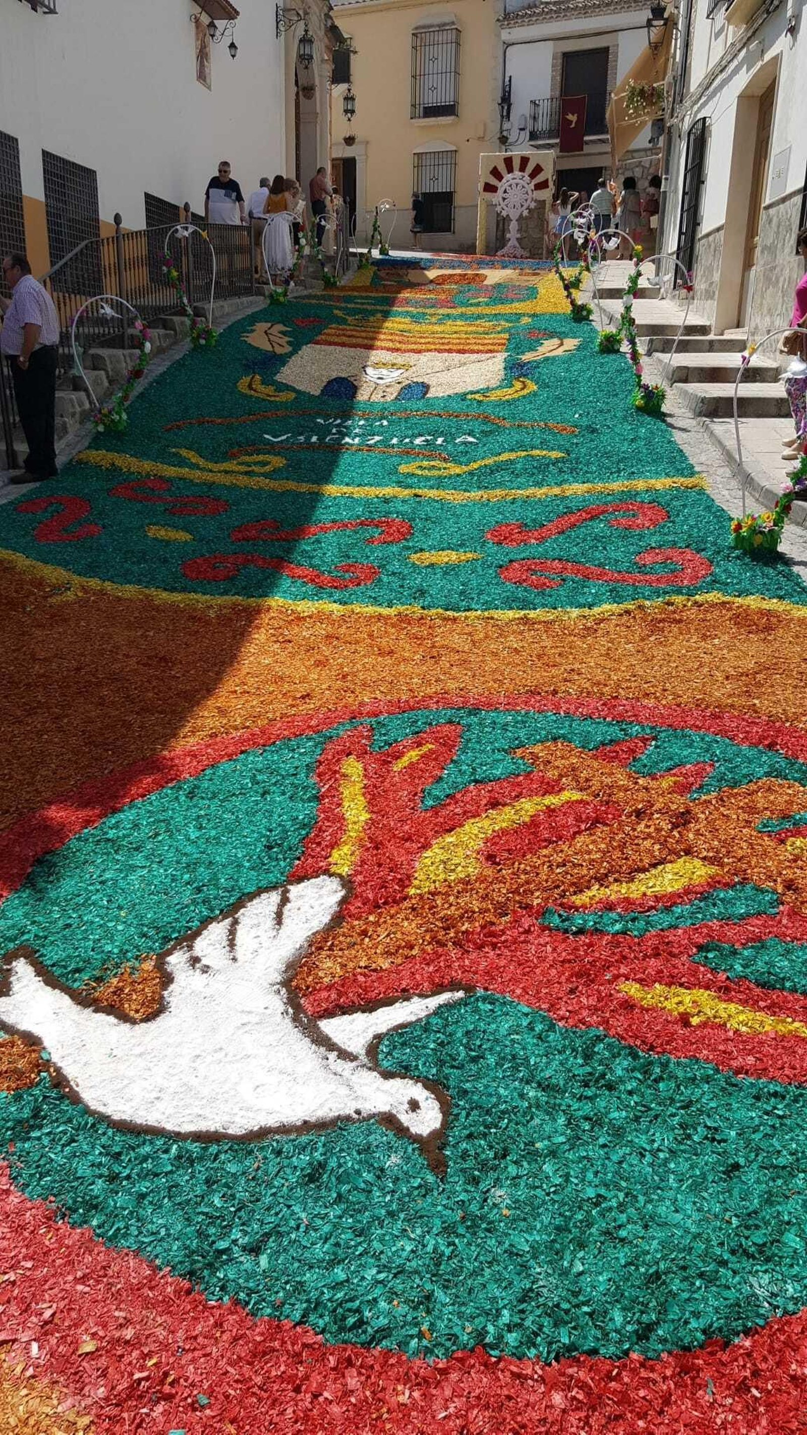 Las imágenes de las espectaculares alfombras del Corpus Christi de Valenzuela
