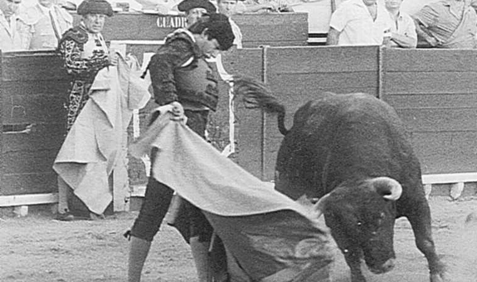 1968 hace 50 añosRafael de Paula corta cinco orejas y un rabo en El Puerto