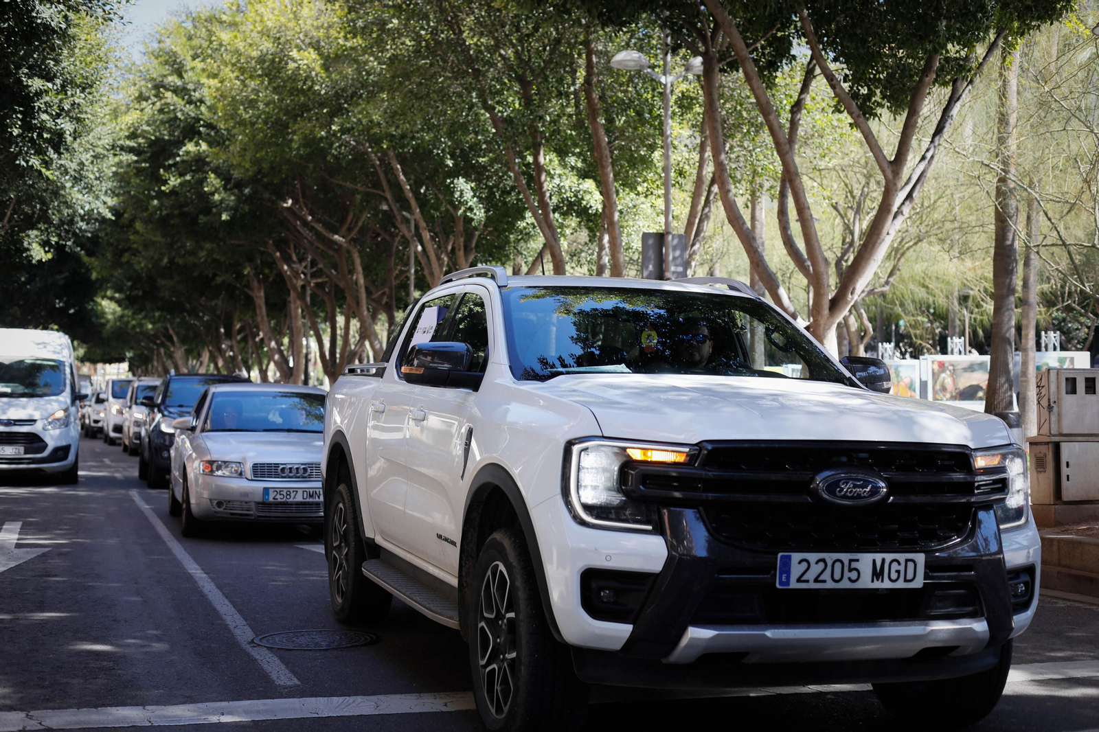 Los agricultores colapsan el puerto de Almería