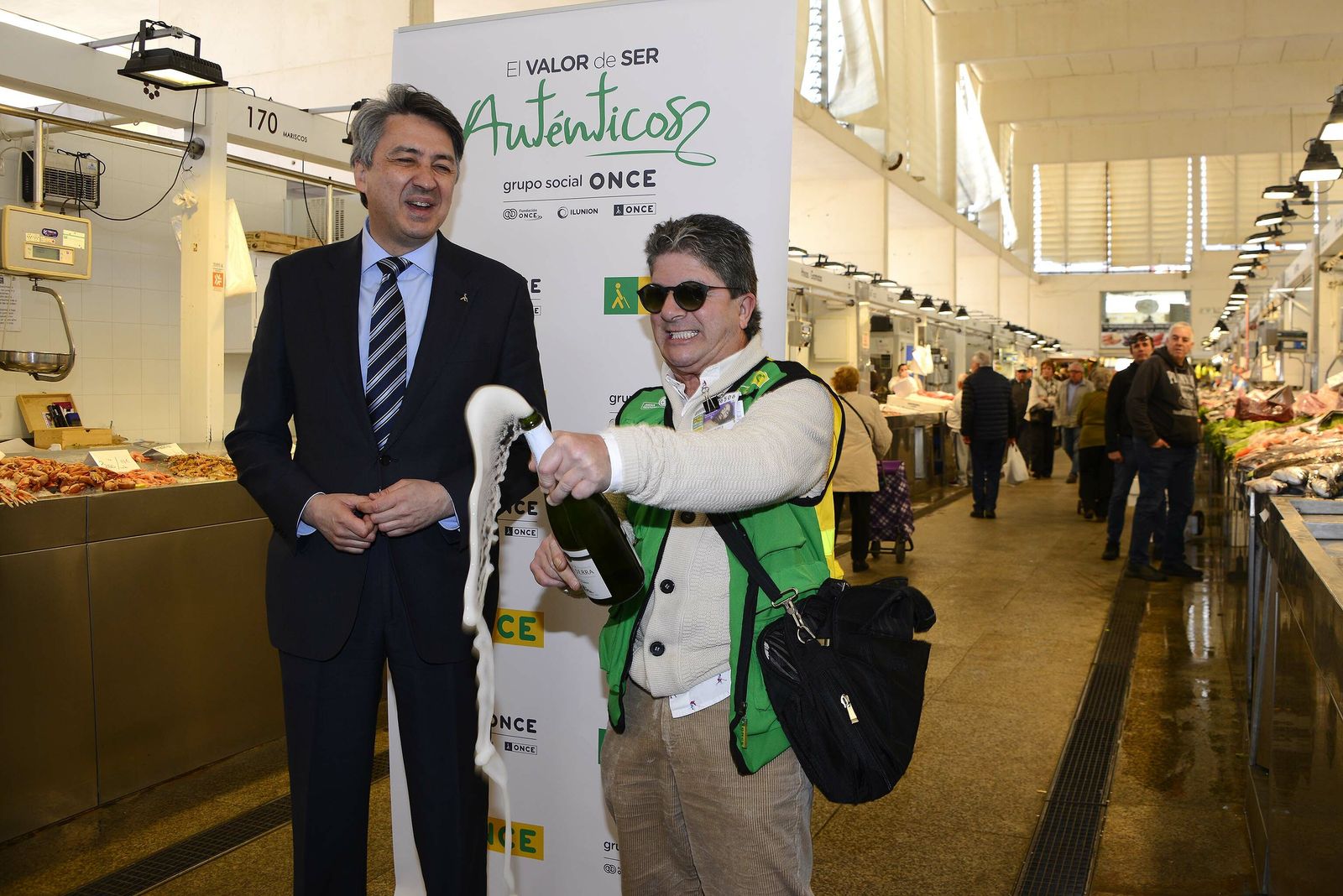 El paseo triunfal de Lolo el cuponero