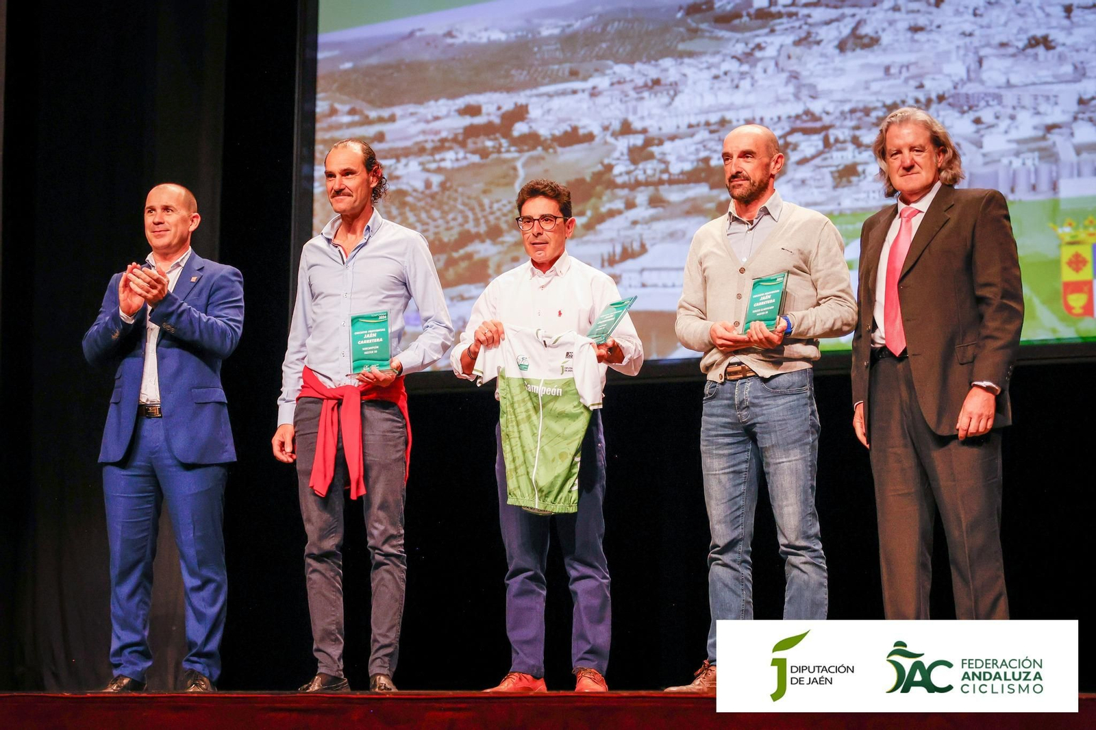 Fiesta fin de temporada del ciclismo jiennense en Martos, en imágenes