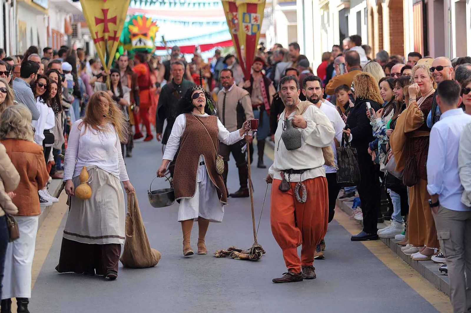 Imágenes del gran ambiente en la Feria Medieval de Palos de la Frontera, Huelva
