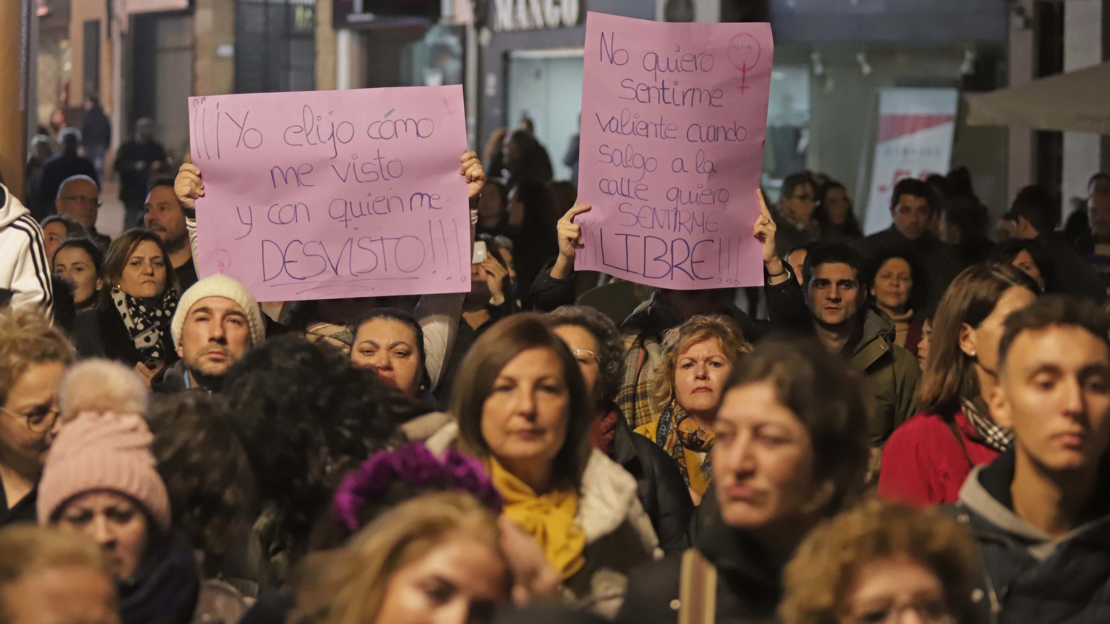 Concentraciones contra la violación de una menor en Algeciras