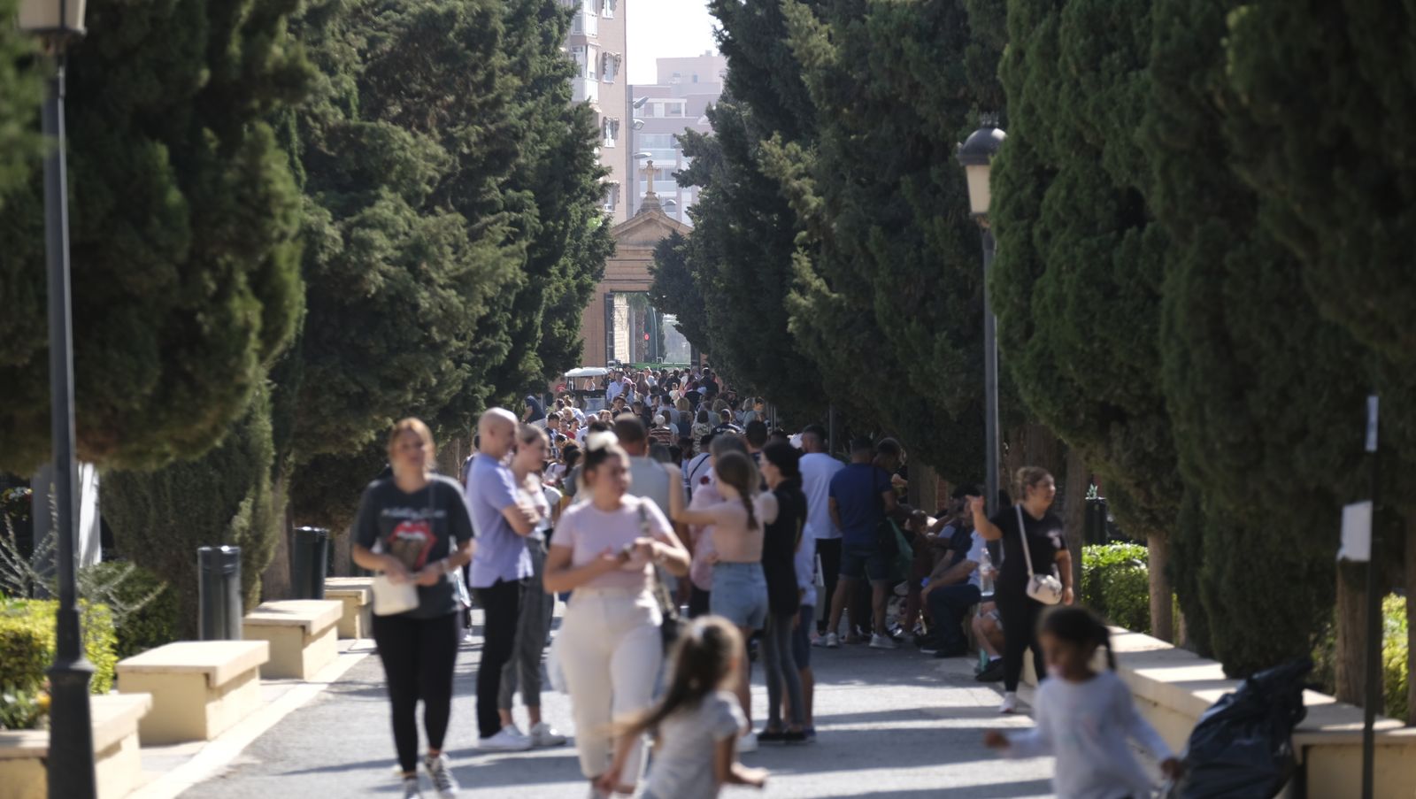 Imágenes del Día de Todos los Santos en el Cementerio de San José de Almería