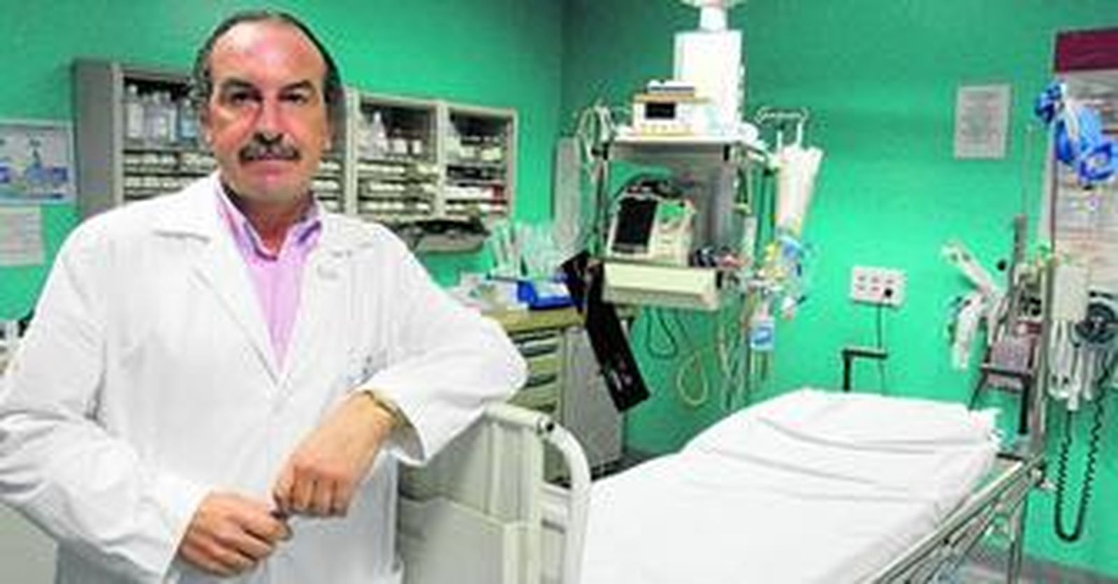 Rosell en la sala donde ingresan los pacientes más críticos hasta que son estabilizados.