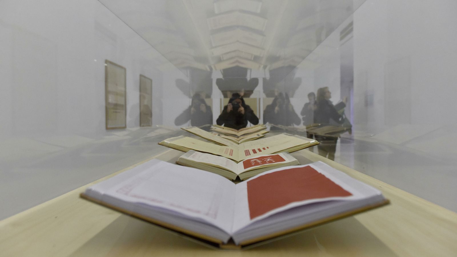 Algunas de las piezas que forman parte de 'Rojo', de Asli Cavusoglu.