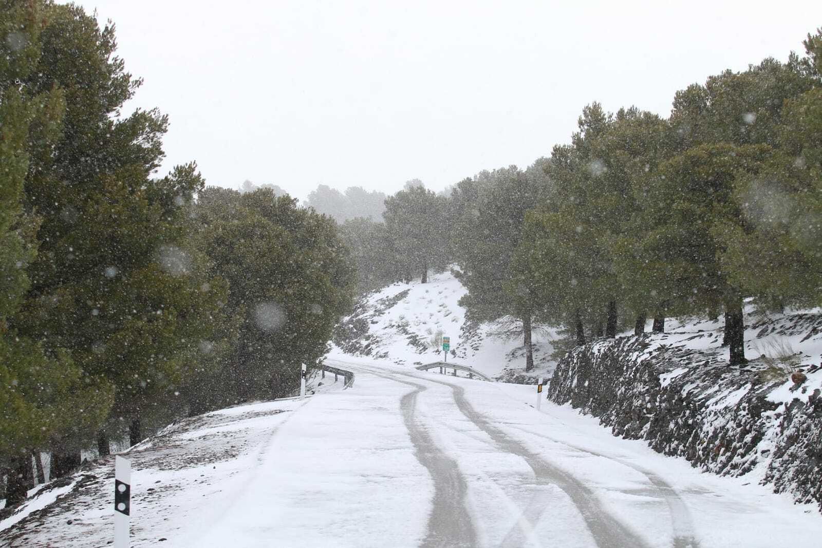 Gloria deja un manto blanco de nieve en la zona norte de la provincia