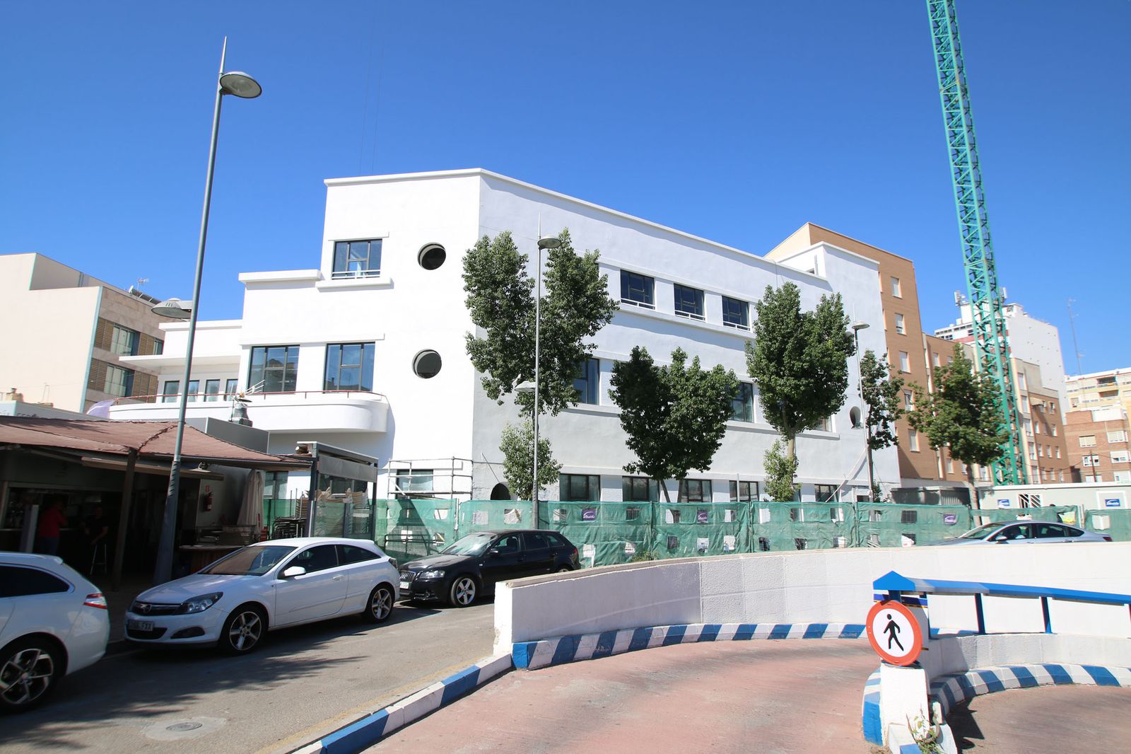 Fachada recuperada de la antigua Jefatura de la Policía Local, futura Biblioteca Municipal.