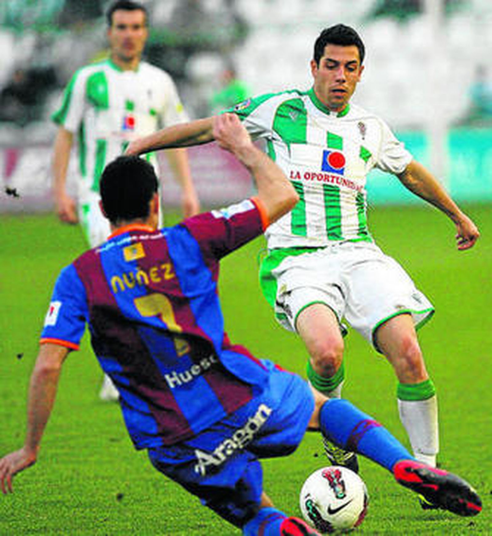 Carlos Caballero intenta marcharse de Núñez.