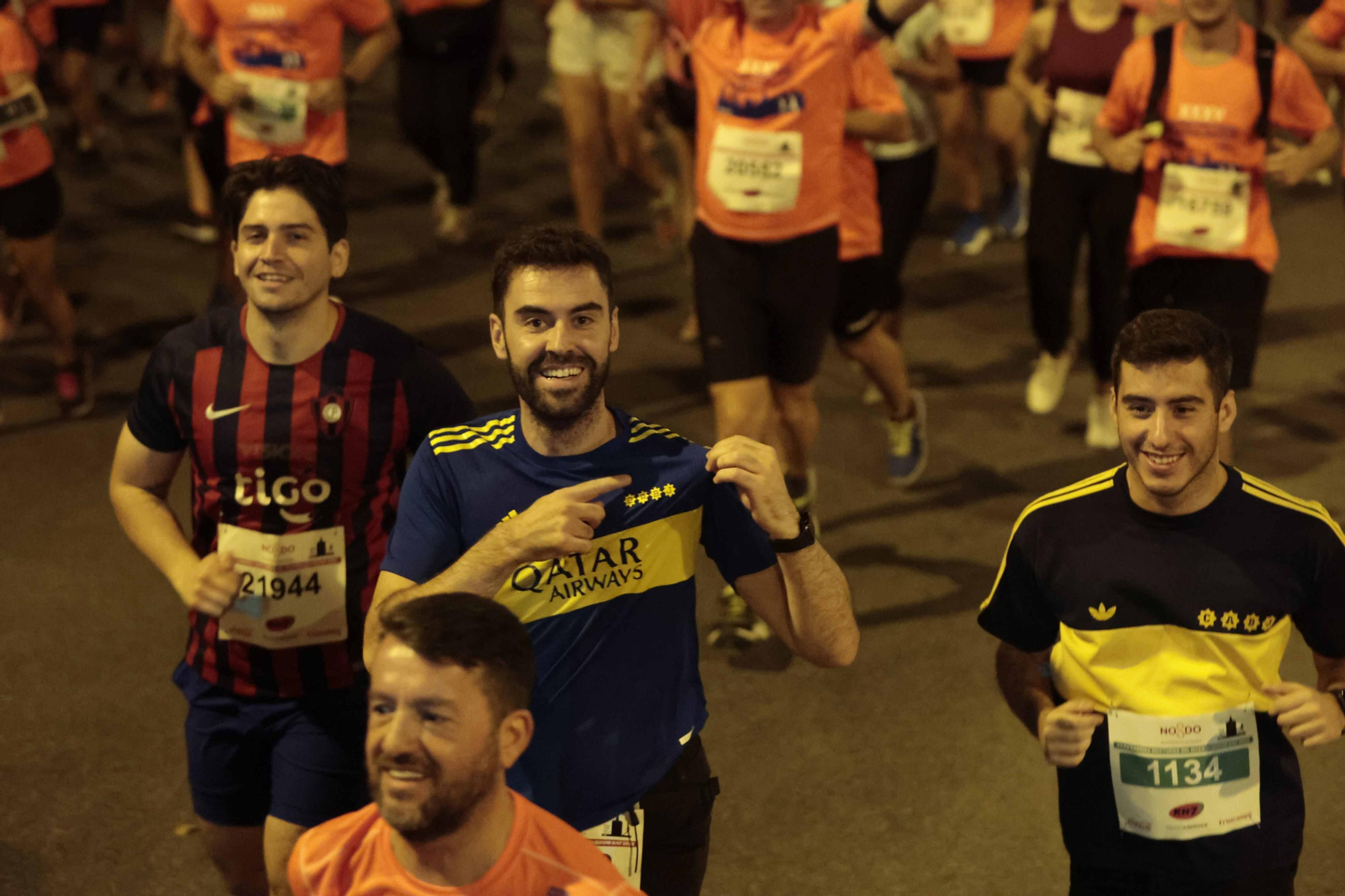 Búscate en las fotos de la Carrera Nocturna