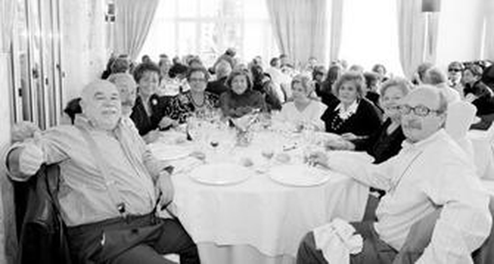Los mayores disfrutaron de su primera comida navideña como alumnos de la UAL.