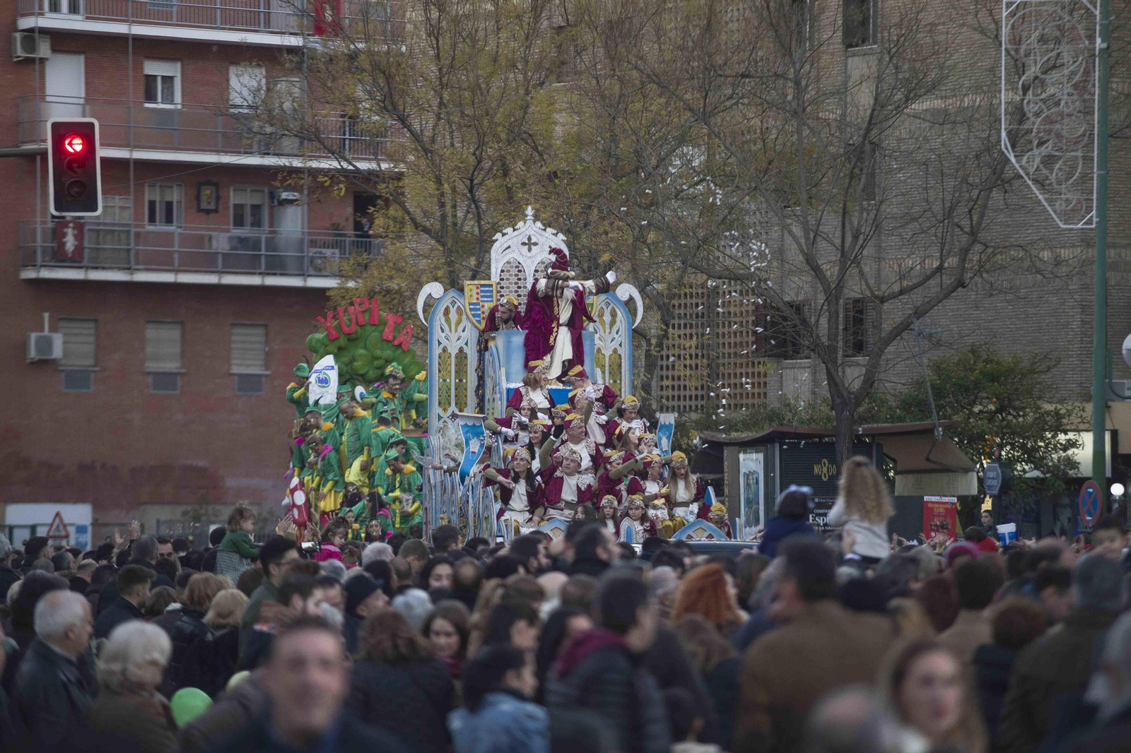 La Cabalgata de Reyes Magos de Sevilla, en imágenes