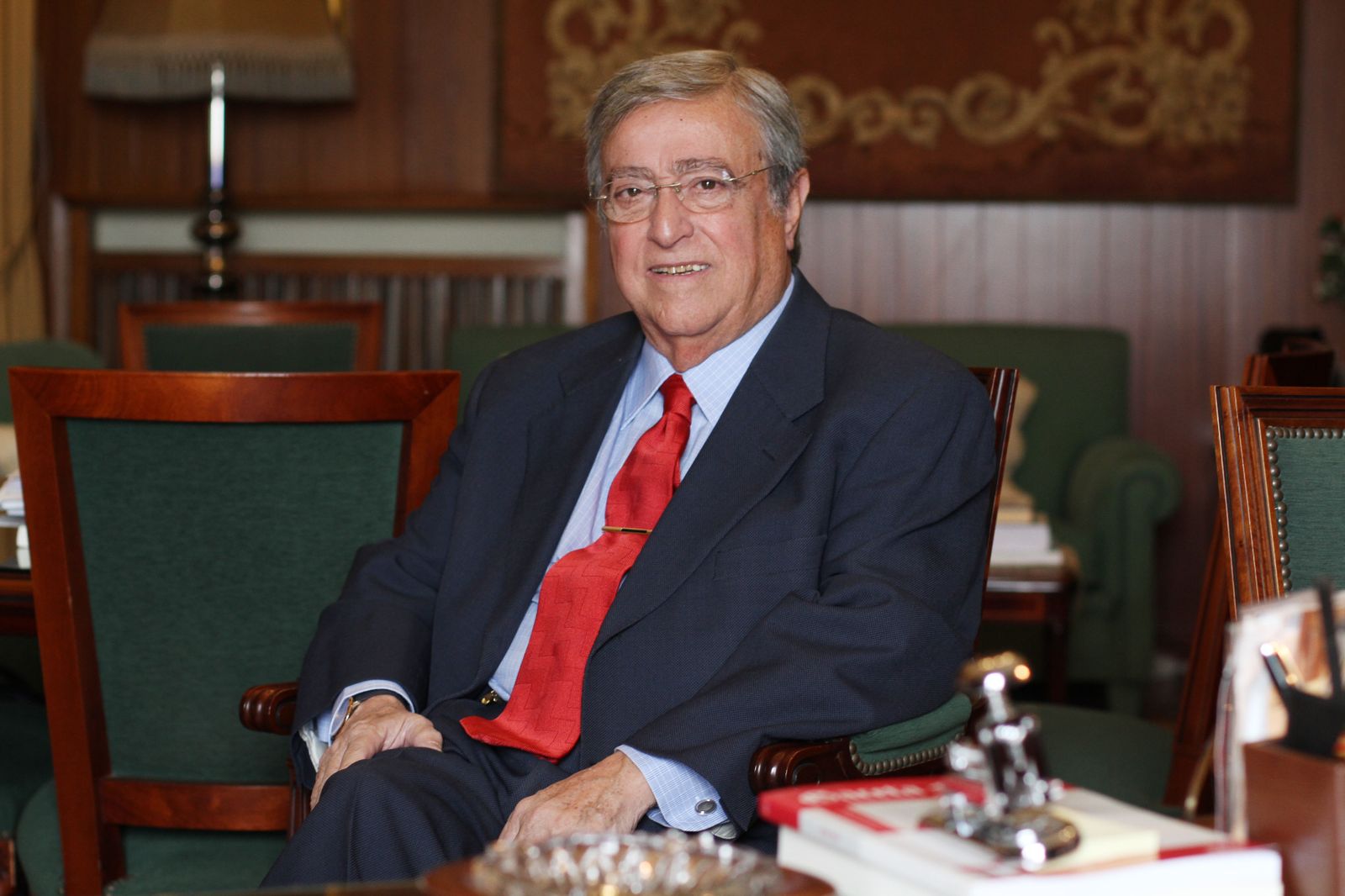 El magistrado Antonio Moreno Andrade, fotografiado en su despacho del Palacio de Justicia de Sevilla.