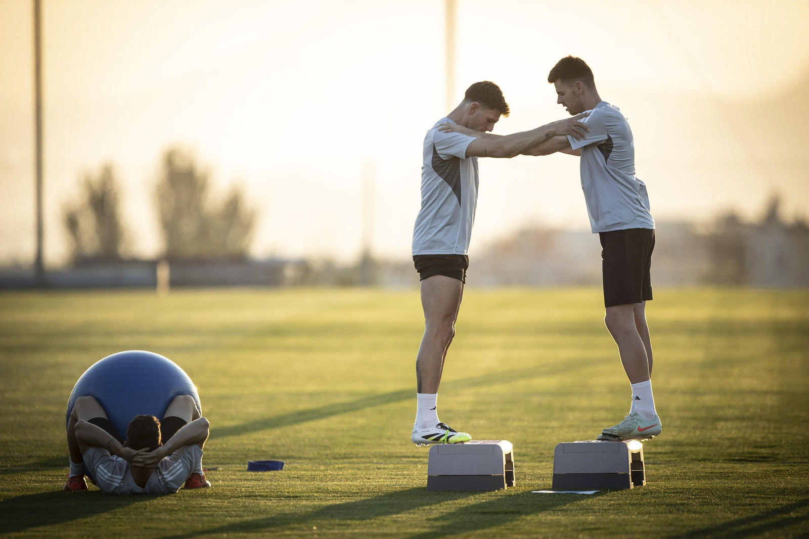 Las mejores imágenes del primer entrenamiento del Granada CF