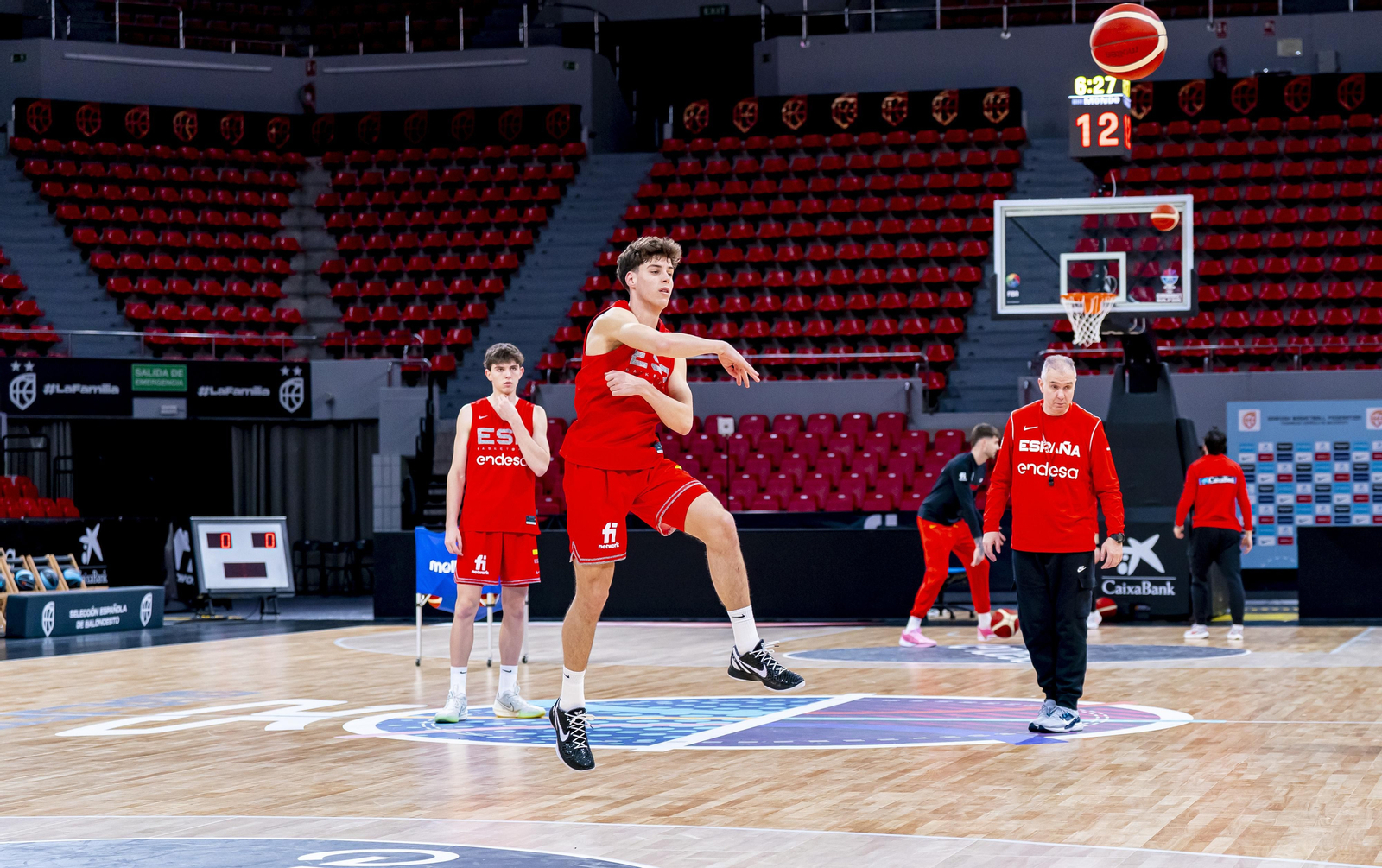 La España de Alberto Díaz, Yankuba Sima y Saint-Supéry sigue trabajando en Zaragoza