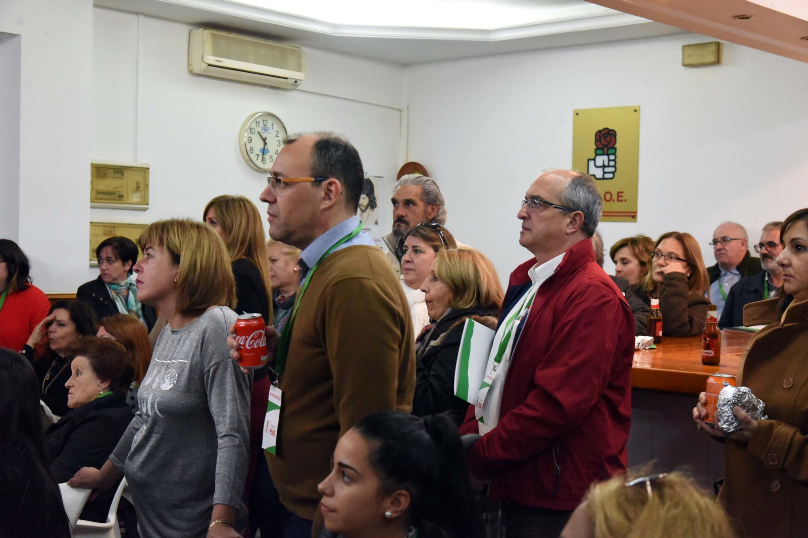 Caras largas en  la sede del PSOE de Algeciras la noche del 2D