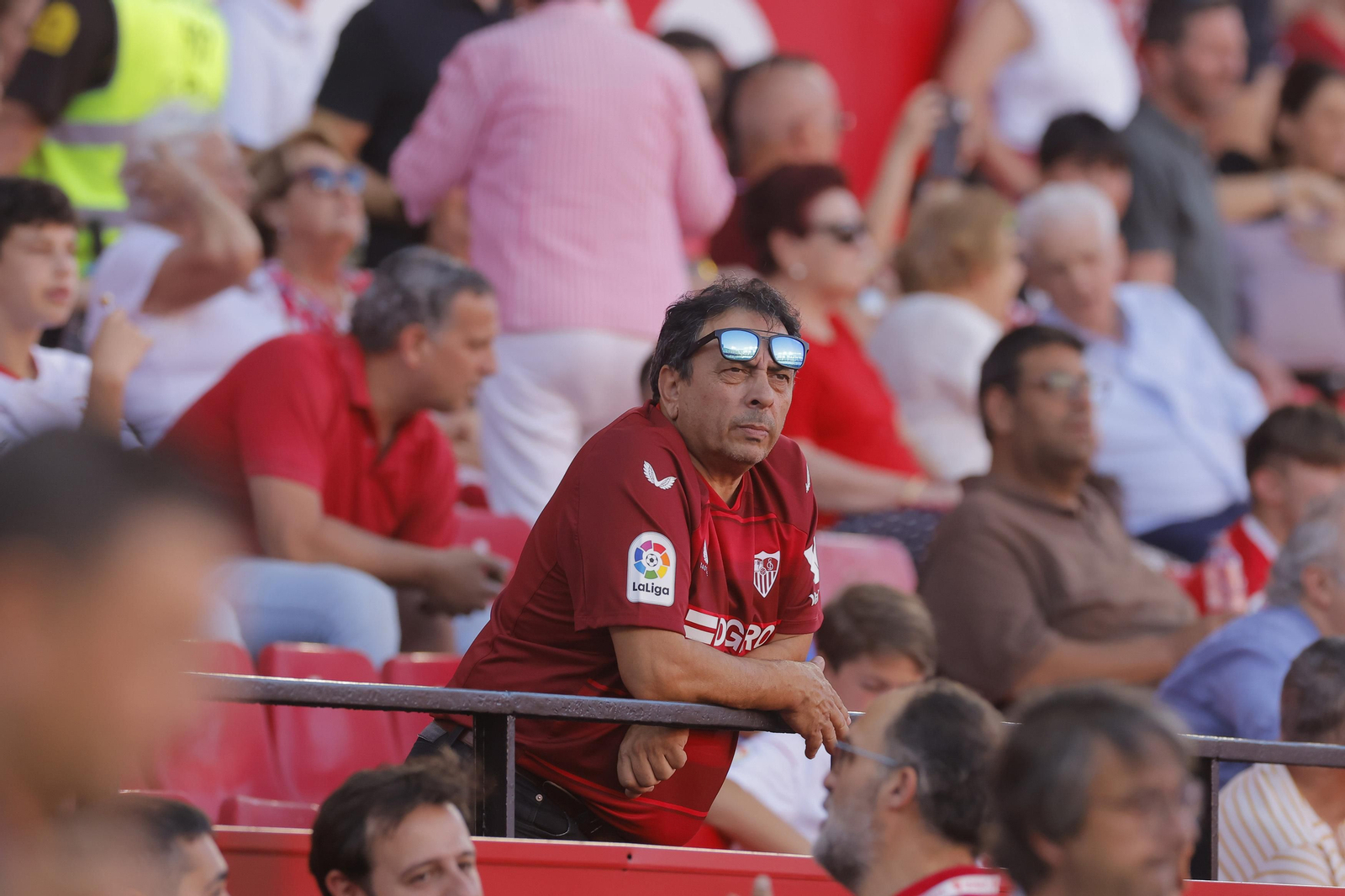 Búscate en las fotos del Sevilla-Español