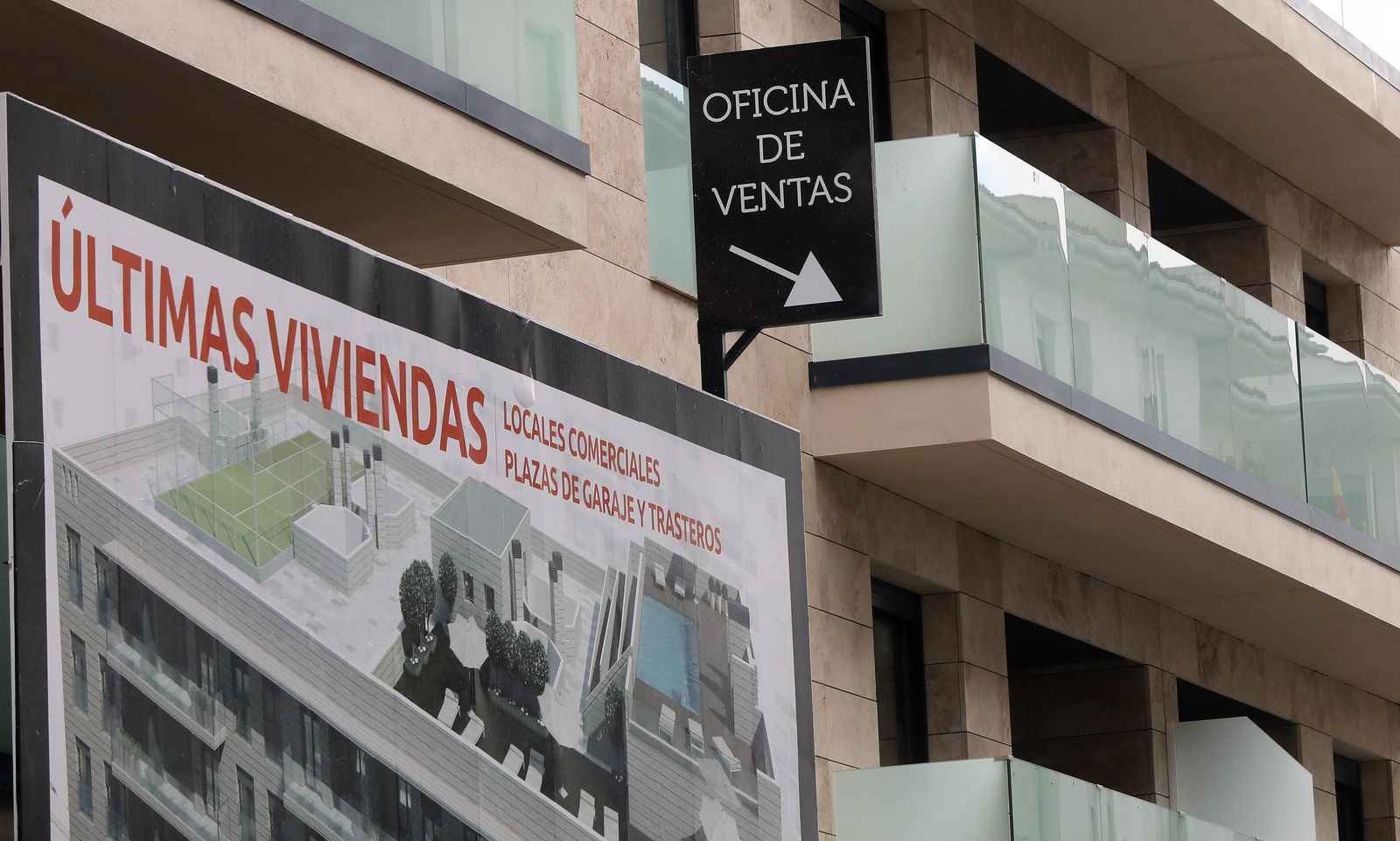 Promoción de nuevas viviendas en la calle Paúl, entre la avenida Álvaro Domecq y la calle Santo Domingo.