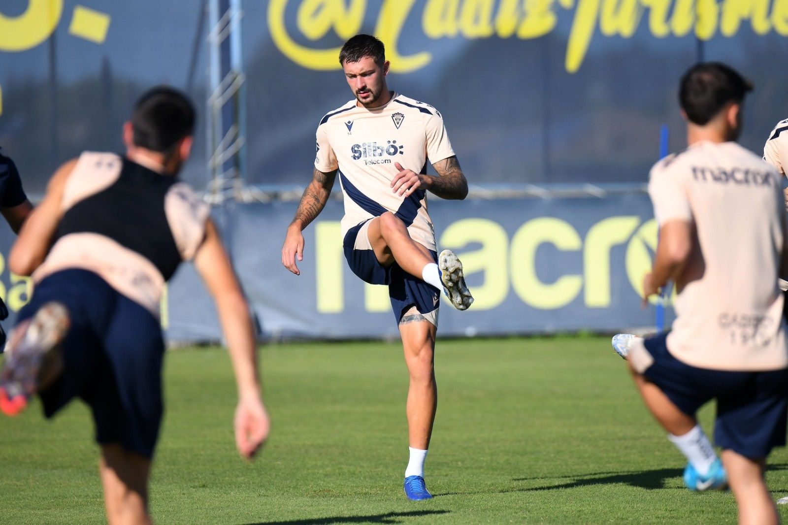Bojan Kovacevic, en pleno ejercicio en una sesión preparatoria en El Rosal.