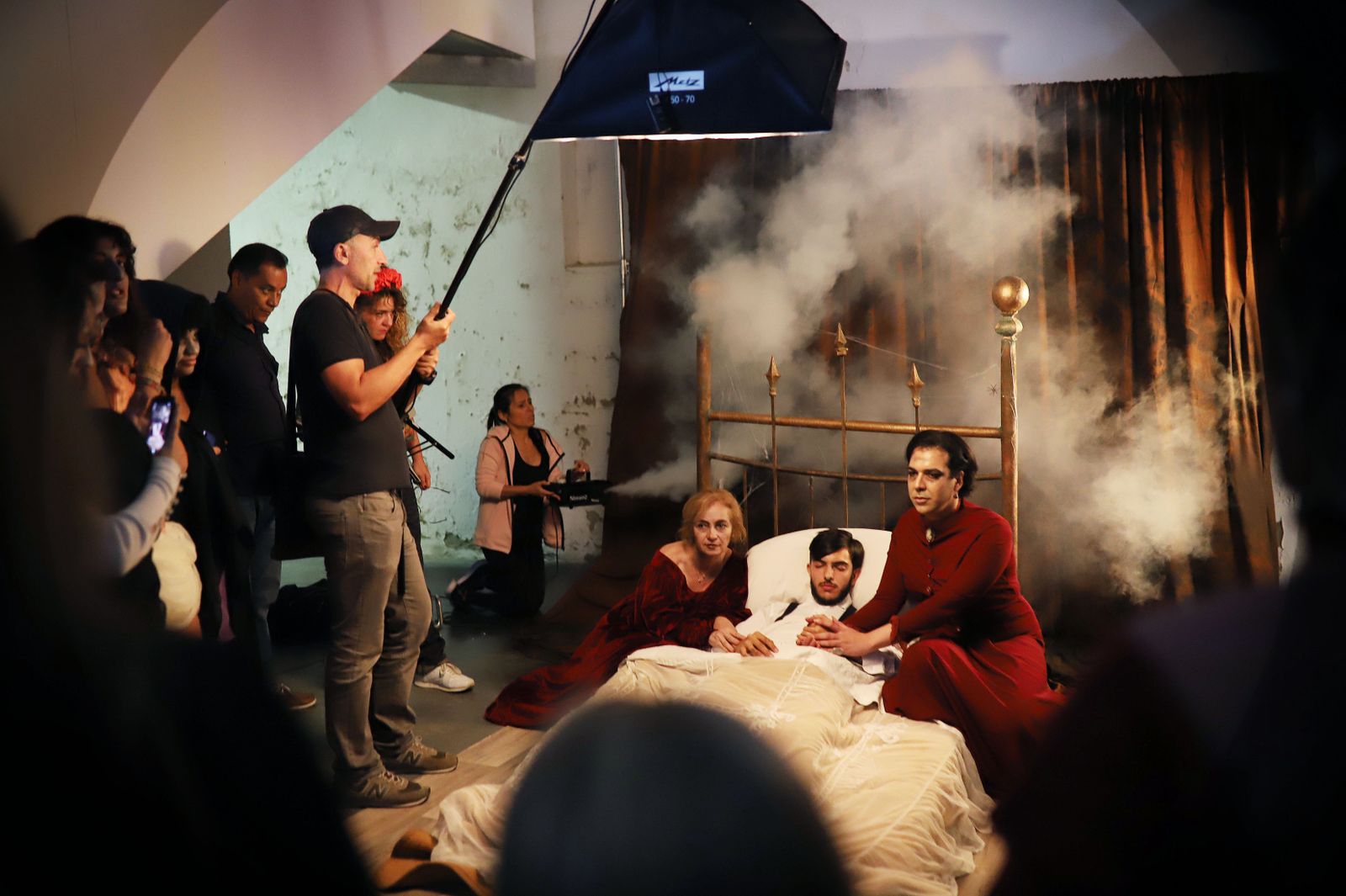 La Escuela de Arte celebra Halloween con una terrorífica sesión de fotos